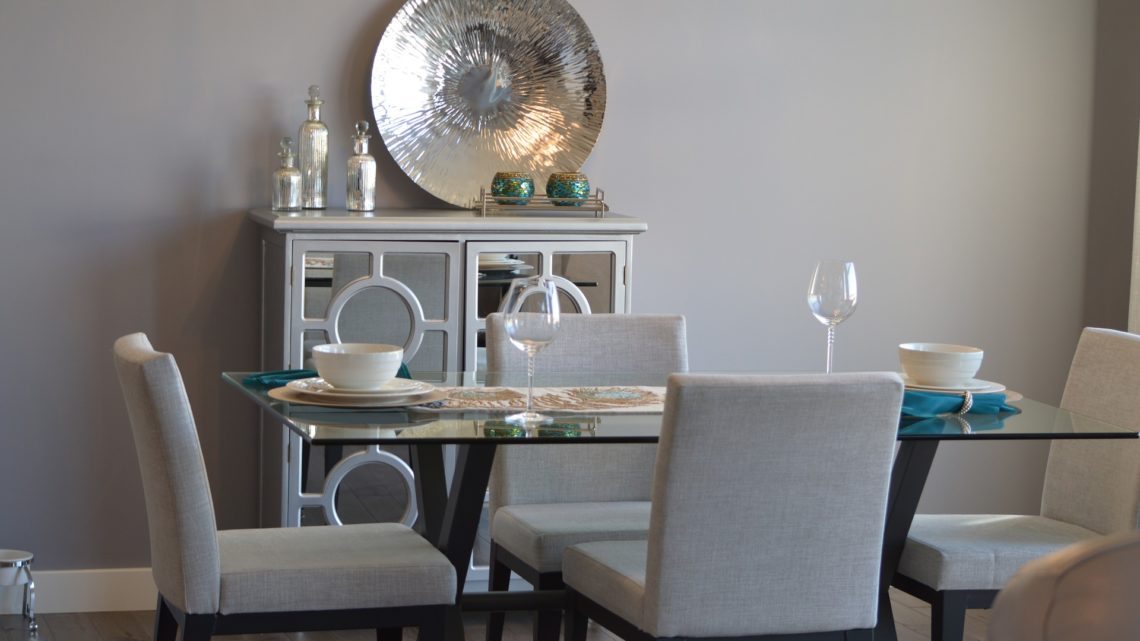 Conseils pour le déménagement et le rangement d’une table et de chaises de salle à manger Conseils pour le déménagement et le rangement d’une table et de chaises de salle à manger