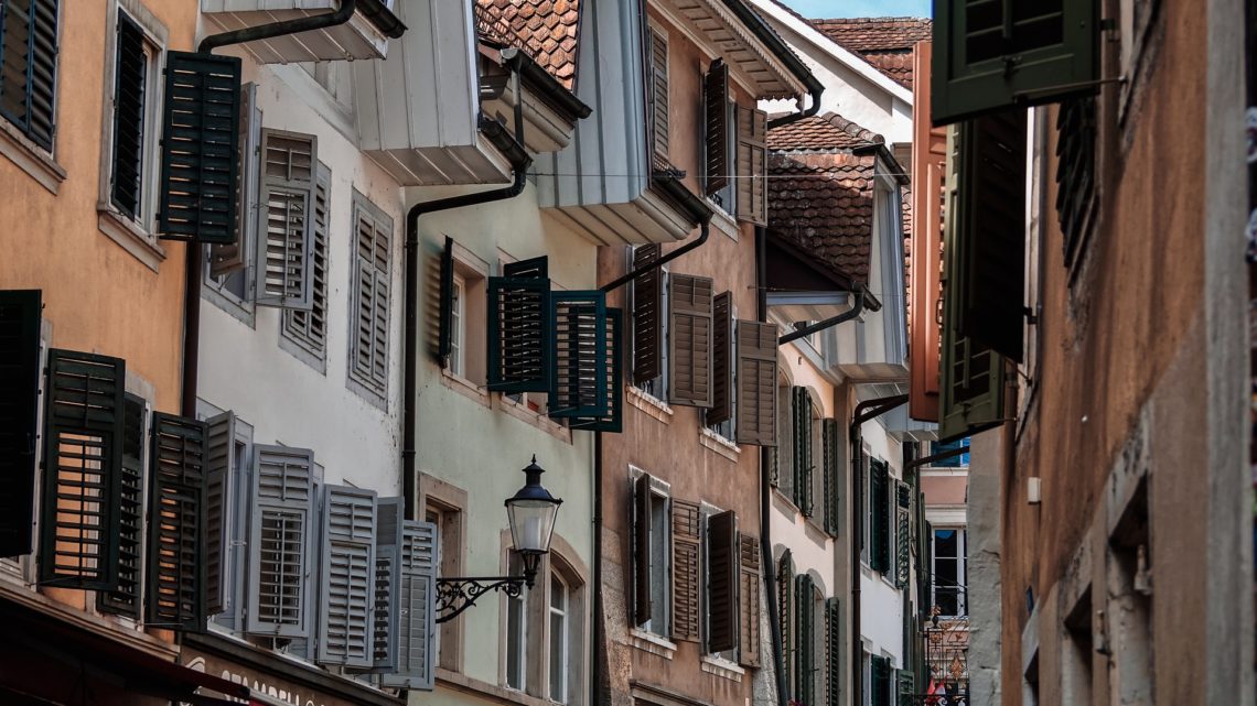 Acheter des biens immobiliers en Suisse : Tout ce que les acheteurs étrangers doivent savoir sur le Marché Acheter des biens immobiliers en Suisse : Tout ce que les acheteurs étrangers doivent savoir sur le Marché
